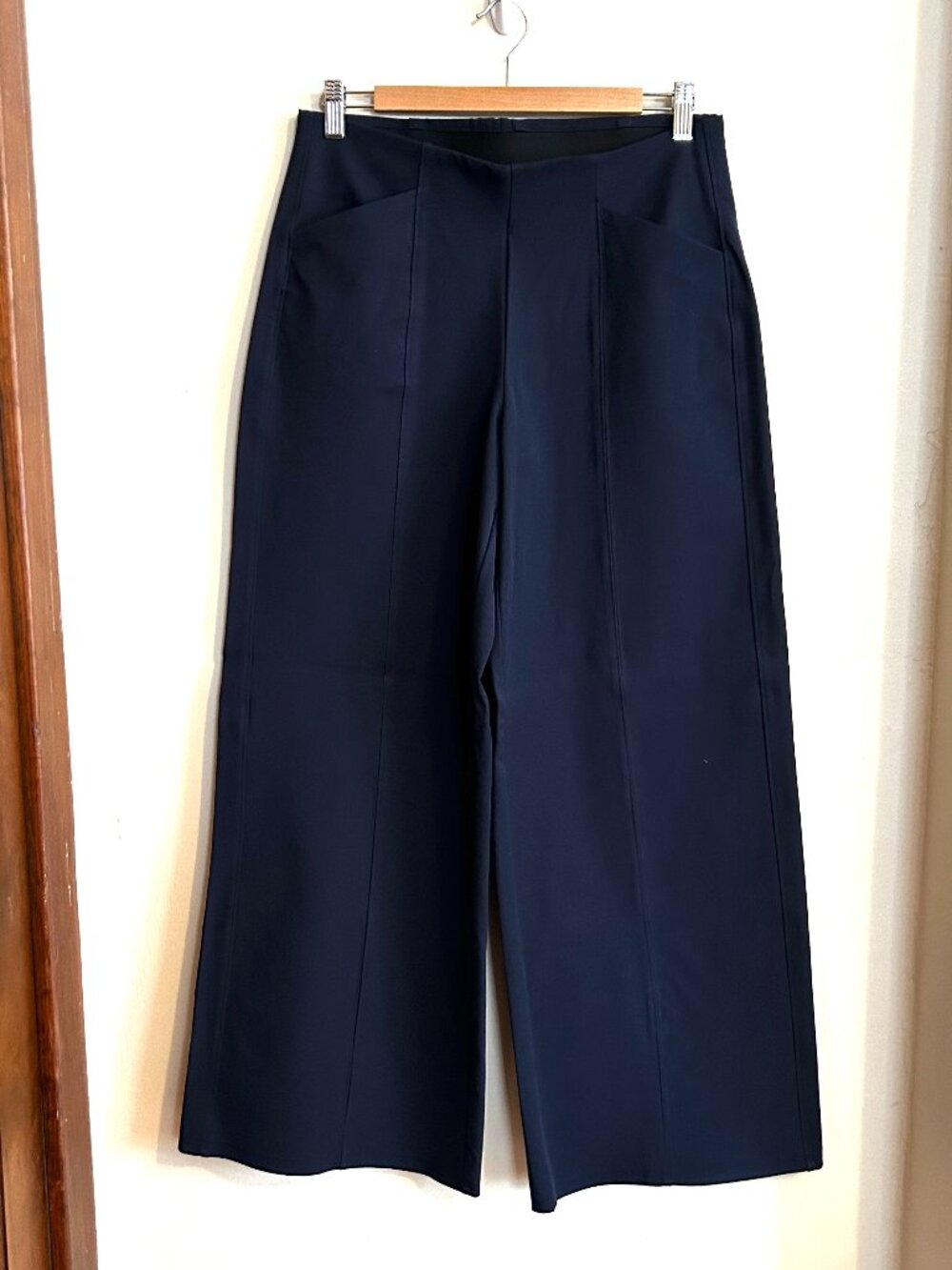 NWOT Old Navy High Rise Pixie Wide Leg Pants, Navy, Size M